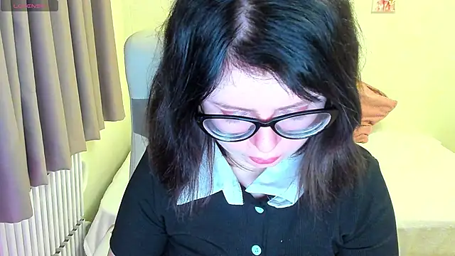 MilisaSweet777 online show from 28, 11, 2025