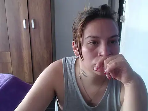 cloequeen15 online show from 24, 10, 2025