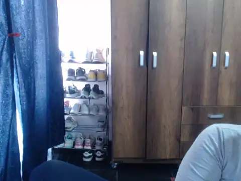 Snapshot of cloequeen15 chatting on 27, 11, 2025 cloequeen15 online show from 27, 11, 2025