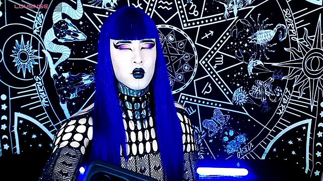 naomi satan online show from 29, 10, 2025