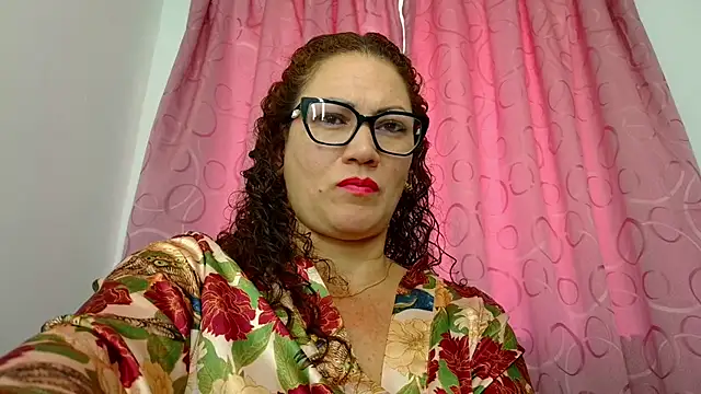 TifanyQueen  online show from 12, 9, 2025