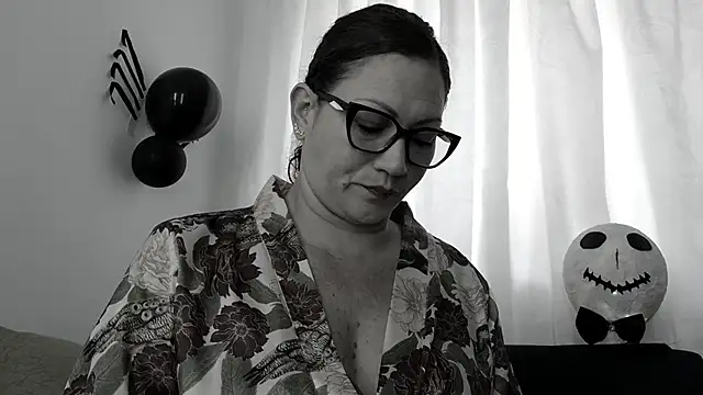 TifanyQueen  online show from 2, 10, 2025