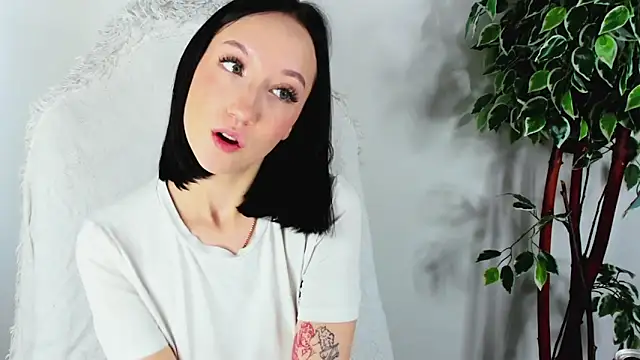 Snapshot of EileenMoores chatting on 18, 9, 2025 EileenMoores online show from 18, 9, 2025