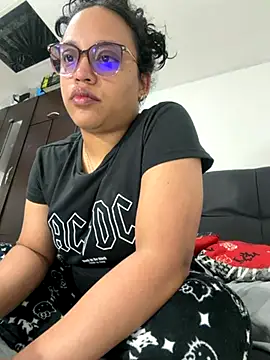 Snapshot of angels_evil chatting on 26, 11, 2025 angels evil online show from 26, 11, 2025