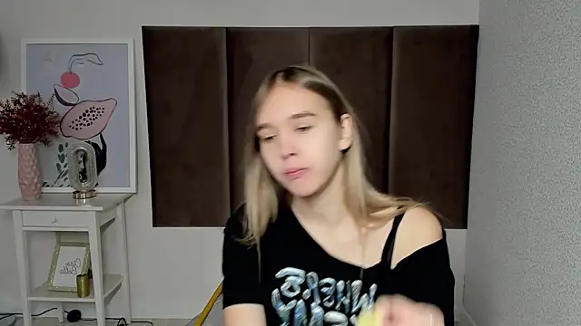 Snapshot of Vel1ka chatting on 18, 10, 2025 Vel1ka online show from 18, 10, 2025