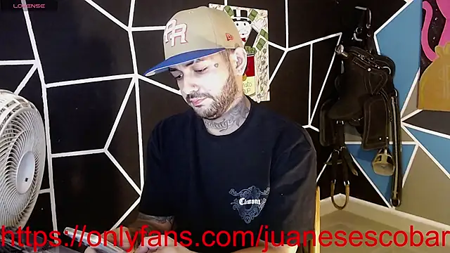 Snapshot of nicolastorres99 chatting on 11, 10, 2025 nicolastorres99 online show from 11, 10, 2025