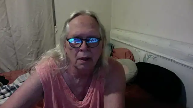 Snapshot of OldLadySara chatting on 30, 5, 2026 OldLadySara online show from 30, 5, 2026