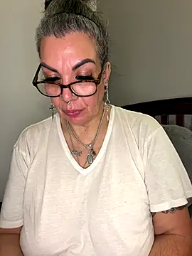 dieseldame1313 online show from 6, 11, 2025