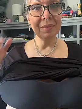 dieseldame1313 online show from 15, 5, 2026