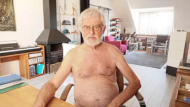 Snapshot of ewaldwillems99 chatting on 8, 7, 2026 ewaldwillems99 online show from 8, 7, 2026