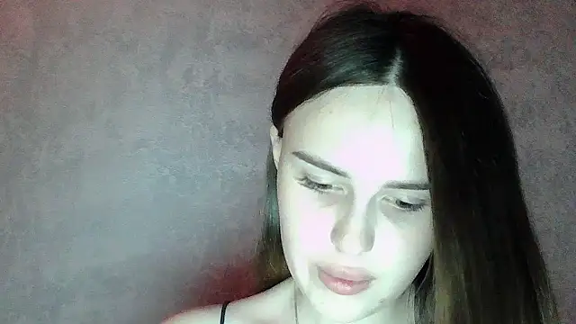SweetLoraa online show from 28, 6, 2026