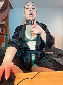 Moon Blake online show from 3, 10, 2025