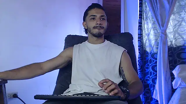 ArturoCardona  online show from 11, 5, 2026