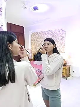 Lola Pierce online show from 19, 9, 2025