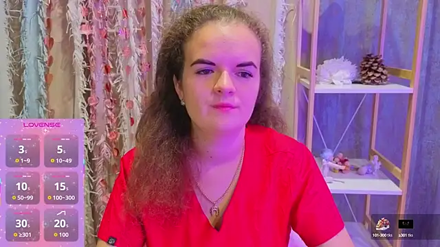 Snapshot of Luisa_Rosee chatting on 13, 10, 2025 Luisa Rosee online show from 13, 10, 2025