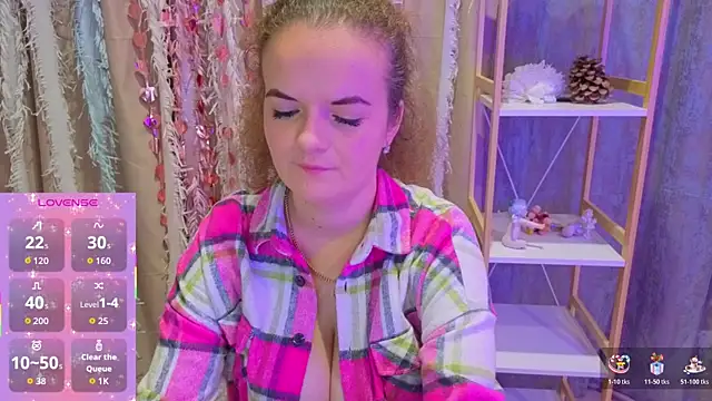 Snapshot of Luisa_Rosee chatting on 17, 10, 2025 Luisa Rosee online show from 17, 10, 2025