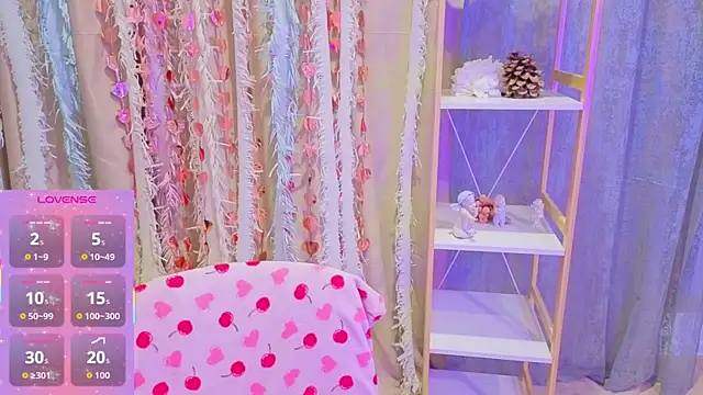 Snapshot of Luisa_Rosee chatting on 23, 10, 2025 Luisa Rosee online show from 23, 10, 2025