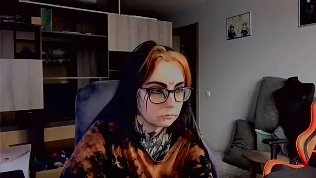 HighelikeGirl online show from 18, 9, 2025