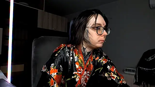 HighelikeGirl online show from 17, 10, 2025