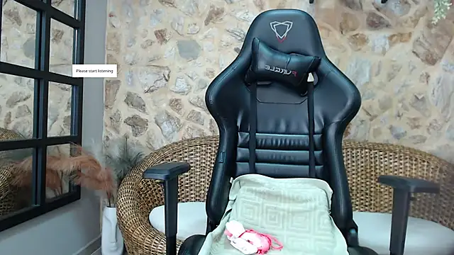 Snapshot of VenusBlazer chatting on 4, 10, 2025 VenusBlazer online show from 4, 10, 2025