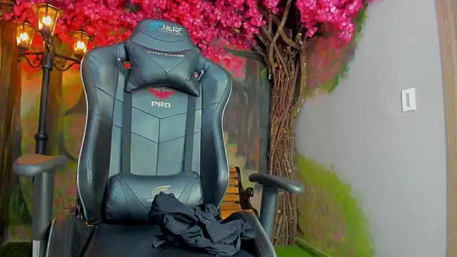 Snapshot of VenusBlazer chatting on 18, 10, 2025 VenusBlazer online show from 18, 10, 2025