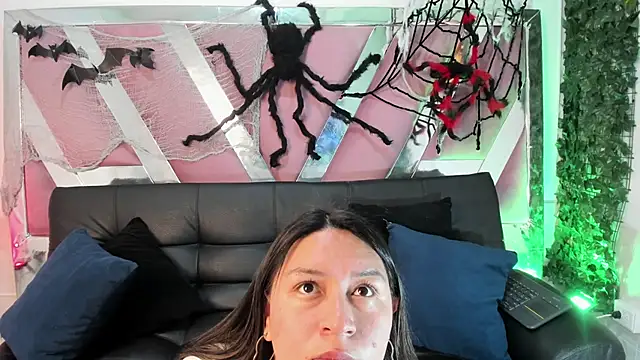 BellaRoux1 online show from 6, 10, 2025