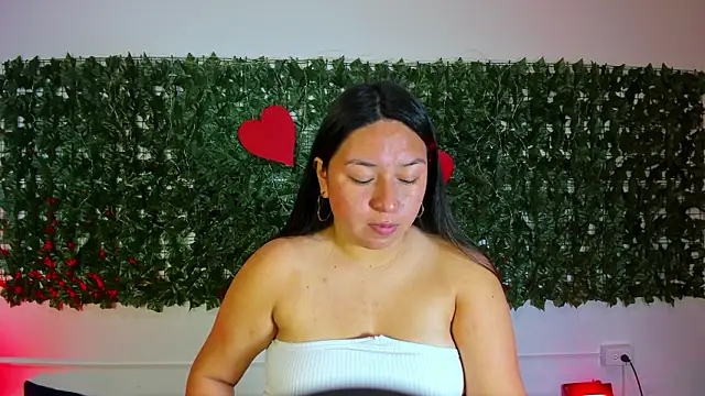 Snapshot of BellaRoux1 chatting on 18, 2, 2026 BellaRoux1 online show from 18, 2, 2026