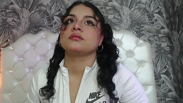 Snapshot of RylieRoss chatting on 2, 12, 2025 RylieRoss online show from 2, 12, 2025