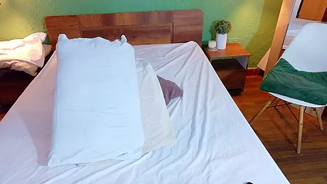 Chocolatte dreams online show from 23, 9, 2025