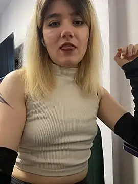 Snapshot of Cherry___Blossom chatting on 7, 3, 2026 Cherry Blossom online show from 7, 3, 2026