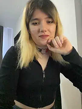 Snapshot of Cherry___Blossom chatting on 16, 3, 2026 Cherry Blossom online show from 16, 3, 2026