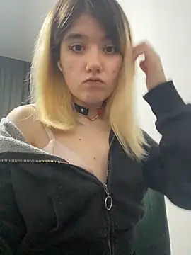 Snapshot of Cherry___Blossom chatting on 26, 3, 2026 Cherry Blossom online show from 26, 3, 2026