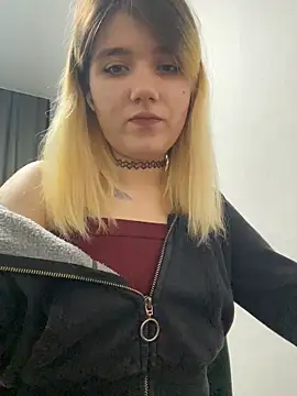 Snapshot of Cherry___Blossom chatting on 1, 4, 2026 Cherry Blossom online show from 1, 4, 2026