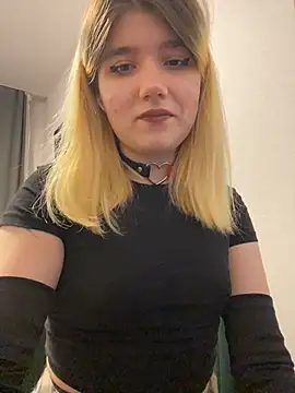 Snapshot of Cherry___Blossom chatting on 9, 4, 2026 Cherry Blossom online show from 9, 4, 2026