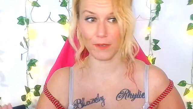 RhondaRump online show from 7, 5, 2026