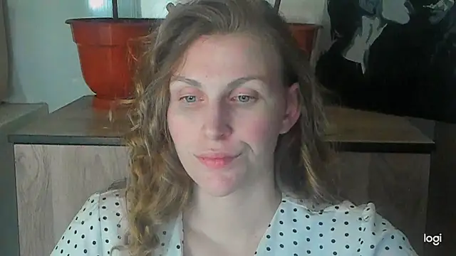 JuliaMuuun online show from 18, 5, 2026