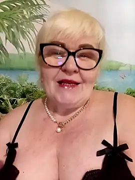 VioletSweet5566 online show from 19, 5, 2026