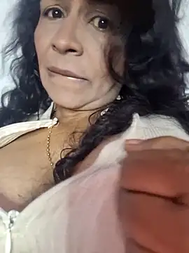 Snapshot of floresblancas chatting on 1, 11, 2025 floresblancas online show from 1, 11, 2025