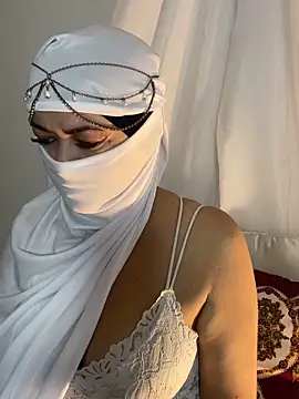 Amyraa  online show from 27, 11, 2025