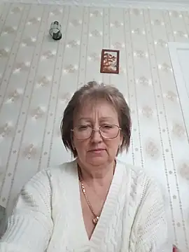 AlikaSwan5821 online show from 7, 2, 2026