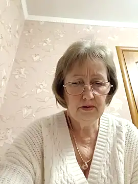 AlikaSwan5821 online show from 14, 2, 2026