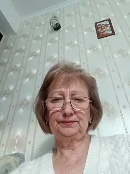 AlikaSwan5821 online show from 15, 3, 2026