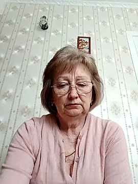 AlikaSwan5821 online show from 18, 3, 2026