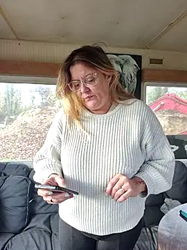 Misspapillon1840 online show from 16, 11, 2025