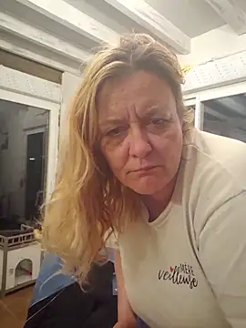 Misspapillon1840 online show from 12, 3, 2026