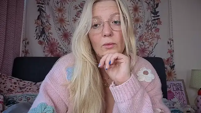 Daisyxoxo  online show from 16, 10, 2025