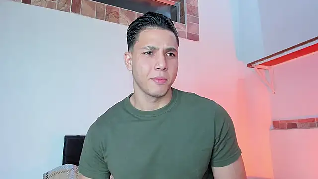 Snapshot of max_valiant1 chatting on 19, 9, 2025 max valiant1 online show from 19, 9, 2025