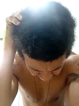 moreno25centimetro online show from 27, 11, 2025