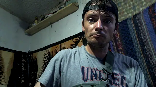 Snapshot of RichardW chatting on 18, 10, 2025 RichardW online show from 18, 10, 2025