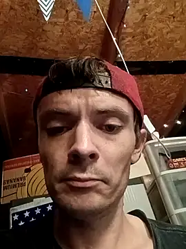 Snapshot of RichardW chatting on 26, 5, 2026 RichardW online show from 26, 5, 2026